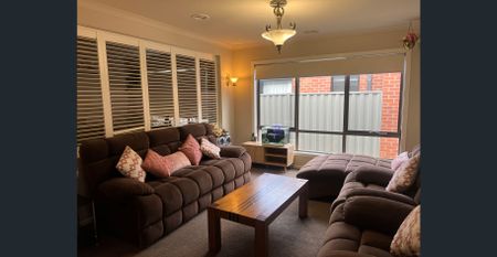 Spacious 4 Bedroom Family Home - Photo 2