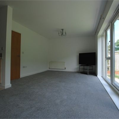 Courtyard Mews, Greenhithe, London - Photo 1