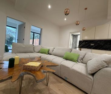 2 Bed Detached House, The Bishops Avenue, N2 - Photo 1