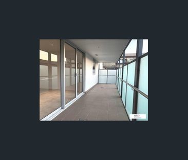 Contemporary 2 bedroom, 2 Bathroom and 1 car close to Highpoint - Photo 6