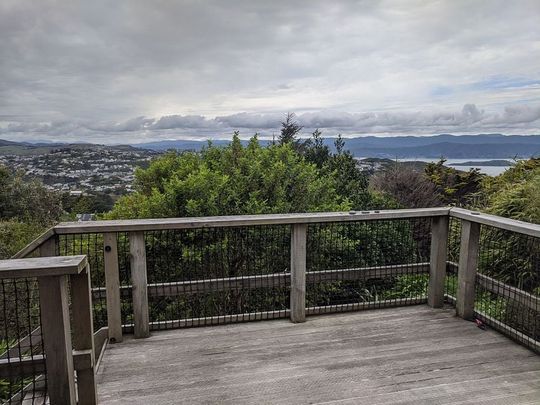 Quiet Sunny 3-Bed Home With Sea View - Photo 1