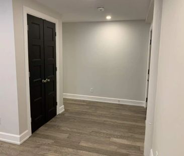 575 MacLaren St. — Bachelor - Photo 3