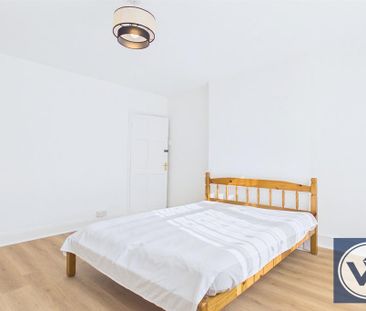 4 bedroom end of terrace house to rent - Photo 6