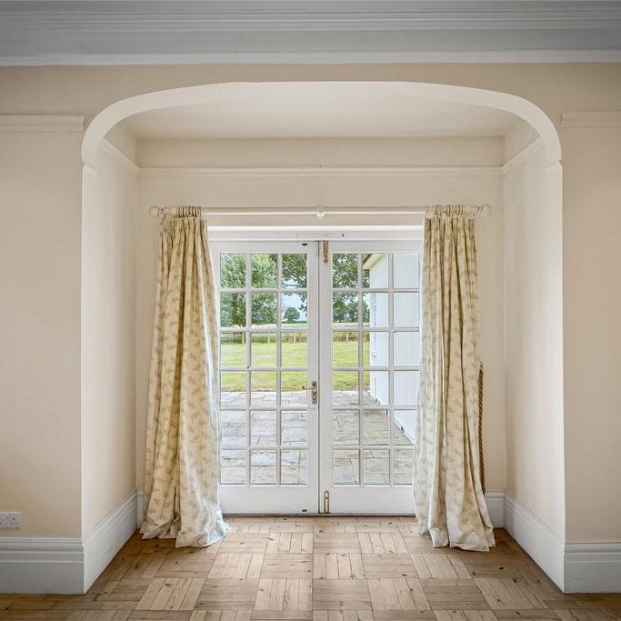 5 bedroom detached house to rent - Photo 1