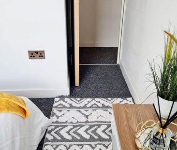 1 bedroom in a house share to rent - Photo 1