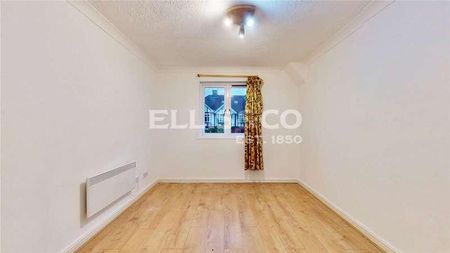 The Gables, Manor Drive, Wembley, HA9 - Photo 4