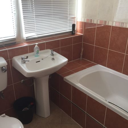 Pylewell Rd Endeavour Suite - Photo 3