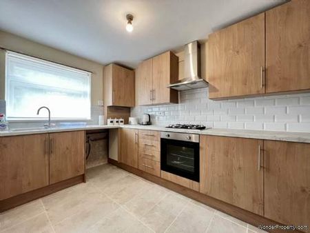 3 bedroom property to rent in London - Photo 4