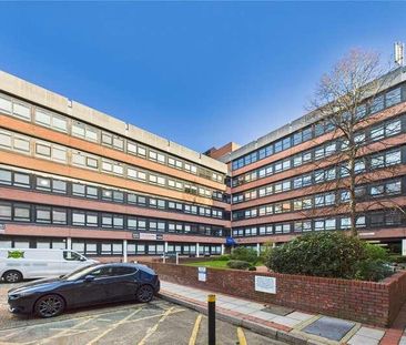 Newacre House, Wood Street, East Grinstead, West Sussex, RH19 - Photo 4