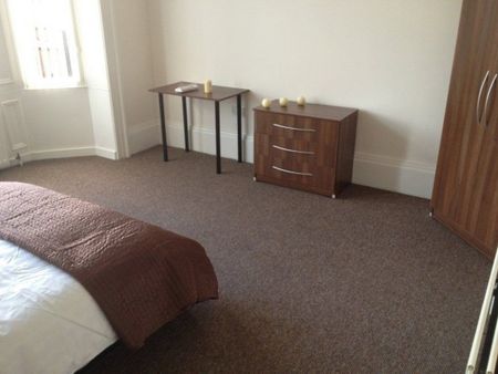 9 Bed - Denethorpe, Stockton Road, Sunderland - Photo 5