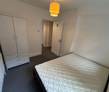 Room in a Shared House, Endlesham Road, SW12 - Photo 1