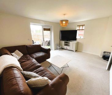 3 bedroom semi-detached house to rent - Photo 1