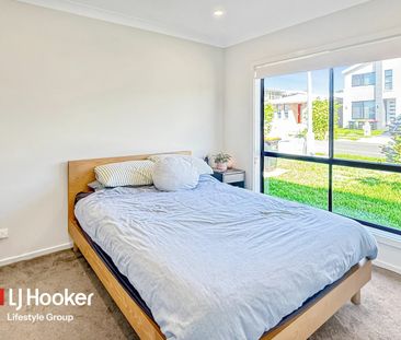 Modern 3-Bedroom Home in the Heart of Austral - Photo 3