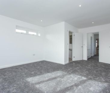 3 bedroom detached house to rent - Photo 2