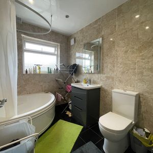 Room in a Shared House, Exeter Road, HA2 - Photo 3