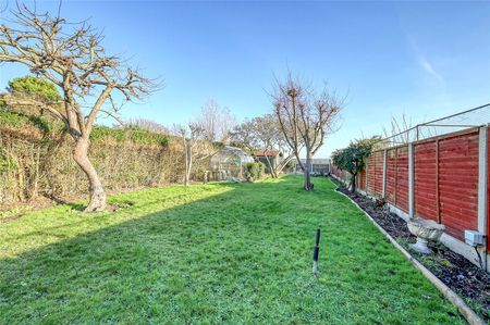 Alexandra Road, Great Wakering, Southend-on-Sea, Essex, SS3 0HN - Photo 5