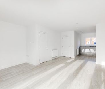3 bedroom detached house to rent - Photo 2
