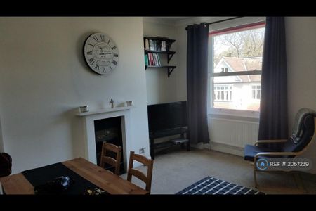 1 bedroom flat to rent - Photo 2