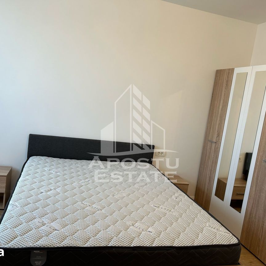 Apartament cu 2 camere de închiriat, loc de parcare, zona Soarelui - Fotografie 1