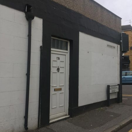 Studio to rent - Photo 4