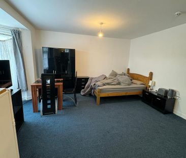 Studio to rent - Photo 5