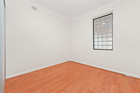 RENOVATED 2 BEDROOM PROPERTY ON COOGEE BEACH! - Photo 3