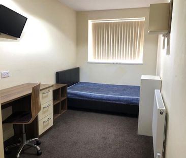 8 bedroom terraced house to rent - Photo 5