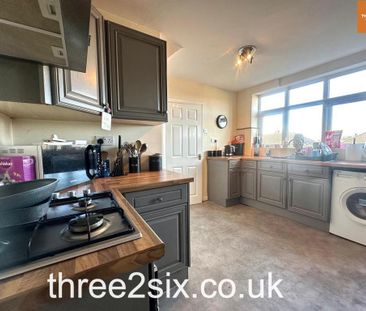 3 bedroom terraced house to rent - Photo 2