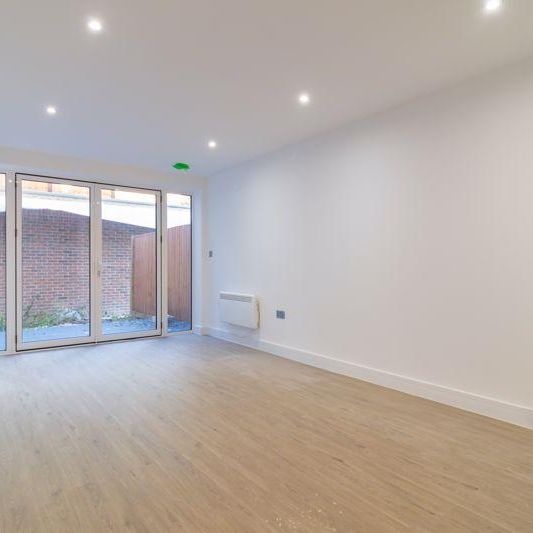 3 bedroom terraced house to rent - Photo 1