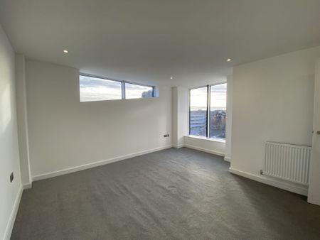 1 Bedroom Apartment - Photo 2