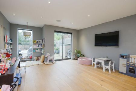 5 bedroom detached house to rent - Photo 5