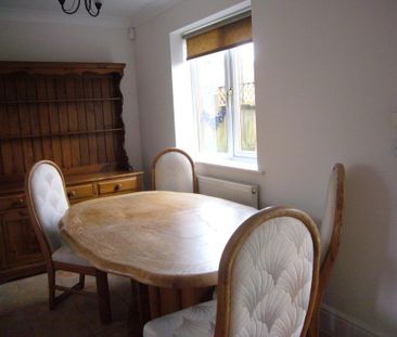 3 bedroom detached house to rent - Photo 3