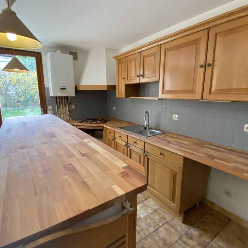 T2 BARRIERE DE BEGLES - Photo 1