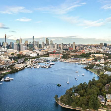 Harbourside terrace with a leafy garden oasis - Photo 4