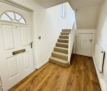 3 bedroom end of terrace house to rent - Photo 2