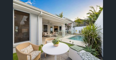 Elegant and Effortless - Coastal Sanctuary Just Minutes From The Beach - Furnished - Photo 3