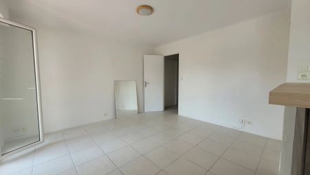 Location Appartement 1 pièce 34m² CANNES 06400 - Photo 2