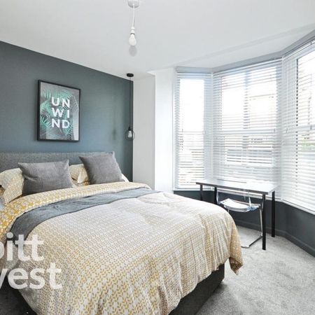 1 bedroom in a house share to rent - Photo 3