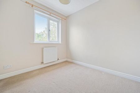2 bedroom semi-detached house to rent - Photo 4