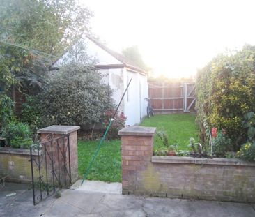 Jersey Road, Hounslow, TW5 0TX - Photo 1