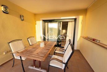 Noble luxury. Two bedroom apartment in a quiet urbanization overlooking the sea and golf cour