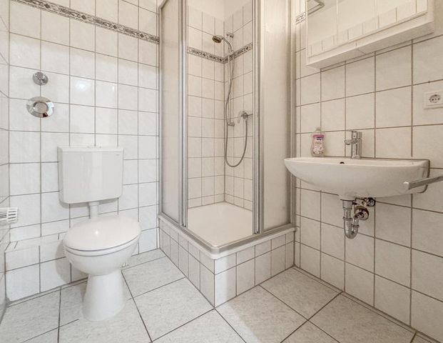 3,5 Zimmer - frisch renoviert - zentrale Lage - opt. Stellplatz - Foto 1