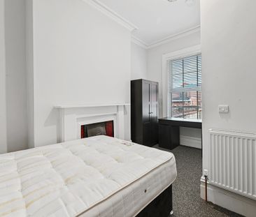 6 Bed Student Accommodation - Photo 5