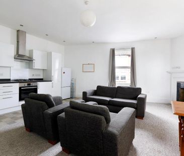 4 bedroom flat to rent - Photo 3