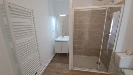 Location Appartement 2 pièces 43m² FLEURY SUR ORNE 14123 - Photo 3