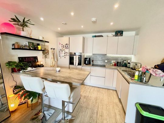 2 bedroom flat to rent - Photo 1