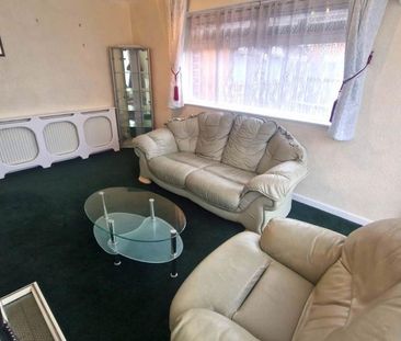 3 bedroom semi-detached bungalow to rent - Photo 3