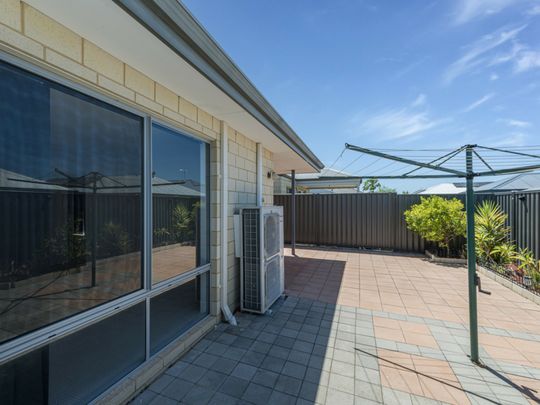 Modern Easy Maintenance Family Home - Photo 1