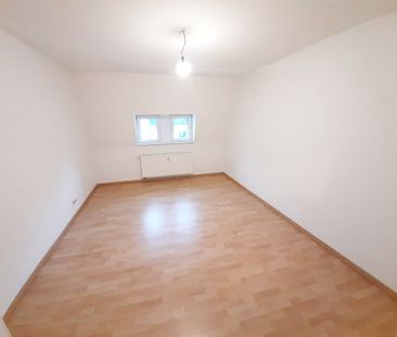 Gemütliche Dachgeschosswohnung ideal für die kleine Familie - Photo 1