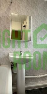 5 Bed Flat, Abbey House, E15 - Photo 4